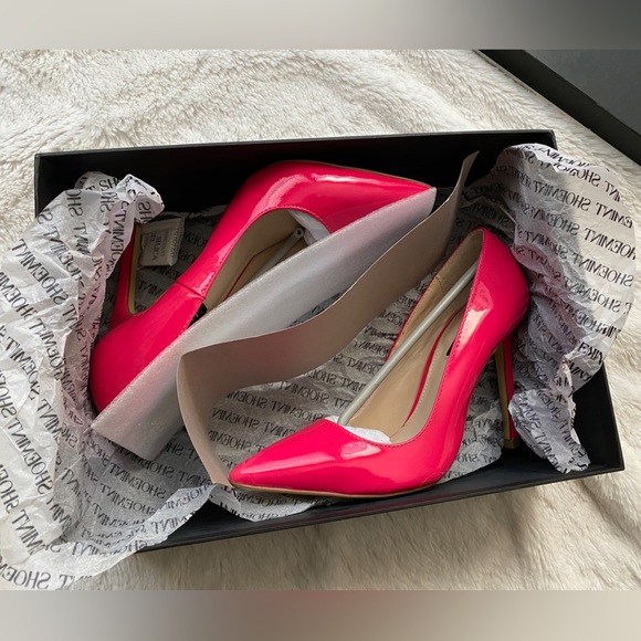 Neon Pink Shoemint Pumps - Picture 7 of 11